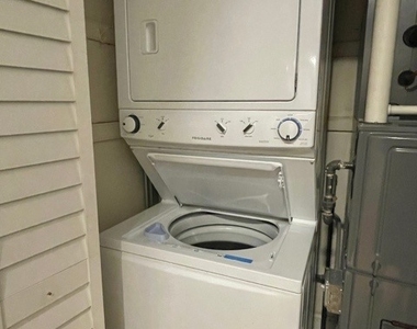 4452 N Winchester Avenue - Photo Thumbnail 13