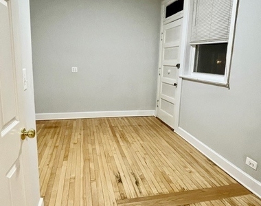 4452 N Winchester Avenue - Photo Thumbnail 8