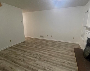 1405 Kennesaw Trace Nw - Photo Thumbnail 3