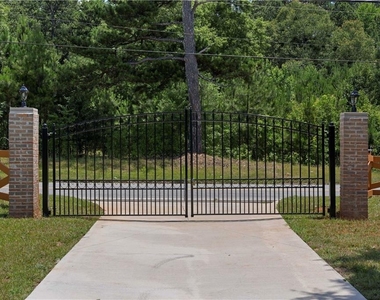 5245 Stonewall Tell Road - Photo Thumbnail 14