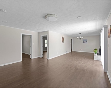5245 Stonewall Tell Road - Photo Thumbnail 6