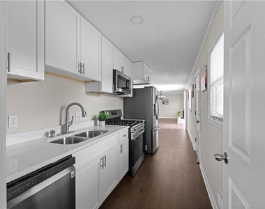 5245 Stonewall Tell Road - Photo Thumbnail 8