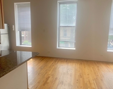 3055 N Sheffield Avenue - Photo Thumbnail 12
