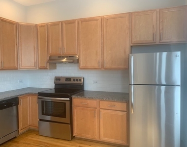 3055 N Sheffield Avenue - Photo Thumbnail 7