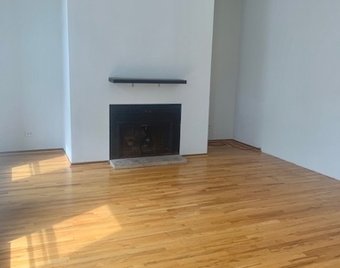 3055 N Sheffield Avenue - Photo Thumbnail 10