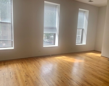 3055 N Sheffield Avenue - Photo Thumbnail 13