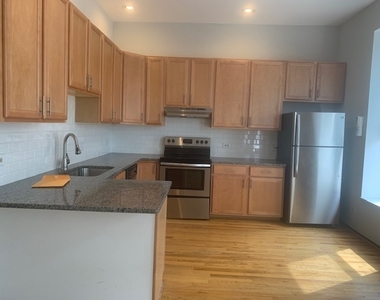 3055 N Sheffield Avenue - Photo Thumbnail 4
