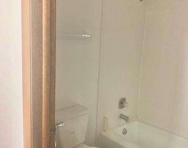3055 N Sheffield Avenue - Photo Thumbnail 21
