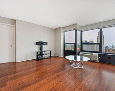 30 E Huron Street - Photo Thumbnail 3