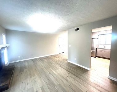 3320 Timbercreek Drive - Photo Thumbnail 6