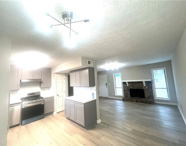 3320 Timbercreek Drive - Photo Thumbnail 4
