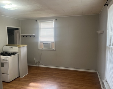354 Spruce Street - Photo Thumbnail 2