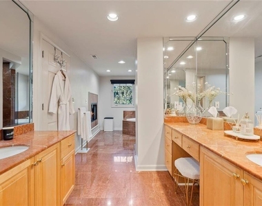 3636 Habersham Road Nw - Photo Thumbnail 32