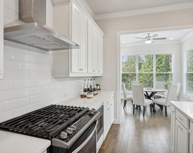 1445 Calvert Lane - Photo Thumbnail 8