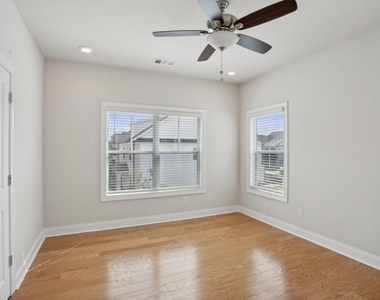 1445 Calvert Lane - Photo Thumbnail 16