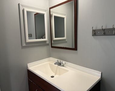 4424 Euclid Avenue - Photo Thumbnail 10