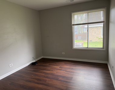 4424 Euclid Avenue - Photo Thumbnail 11