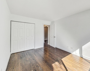 6000 N Winthrop Avenue - Photo Thumbnail 13