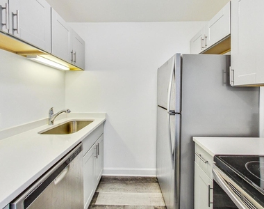 6000 N Winthrop Avenue - Photo Thumbnail 9