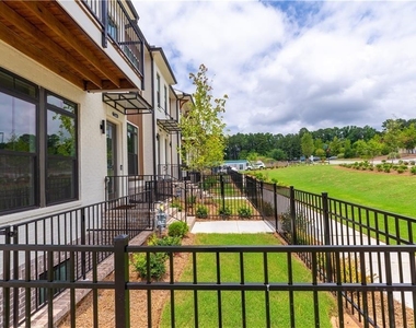 118 Downing Drive - Photo Thumbnail 12