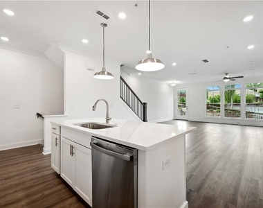 118 Downing Drive - Photo Thumbnail 13