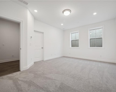 118 Downing Drive - Photo Thumbnail 17