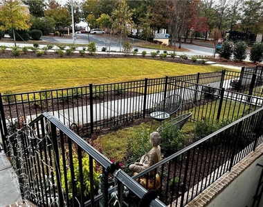 118 Downing Drive - Photo Thumbnail 10