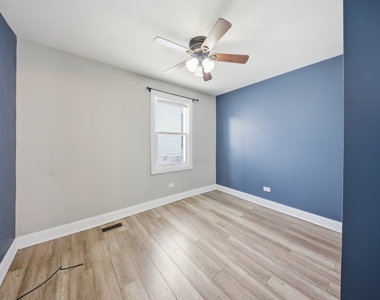 810 Superior Street - Photo Thumbnail 8