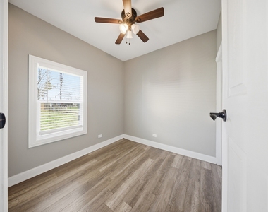 810 Superior Street - Photo Thumbnail 10