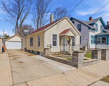 810 Superior Street - Photo Thumbnail 1