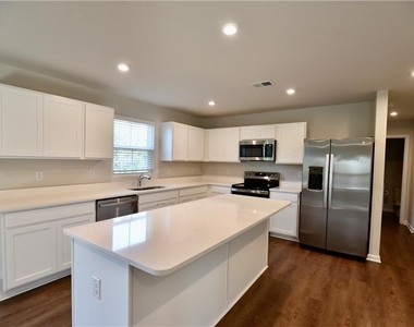 8421 Limerick Lane - Photo Thumbnail 7