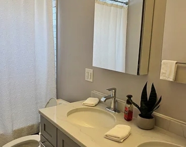 8224 Knox Avenue - Photo Thumbnail 9