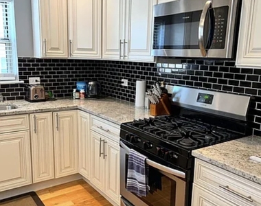 8224 Knox Avenue - Photo Thumbnail 6