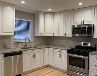 8224 Knox Avenue - Photo Thumbnail 4