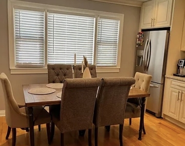 8224 Knox Avenue - Photo Thumbnail 3
