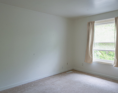 1105 E Florida Avenue - Photo Thumbnail 5