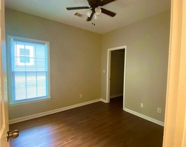 404 Bass Street Sw - Photo Thumbnail 5
