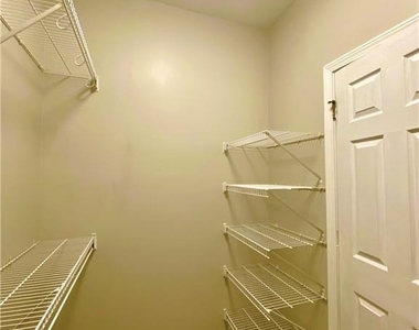 404 Bass Street Sw - Photo Thumbnail 8