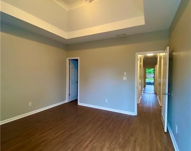 404 Bass Street Sw - Photo Thumbnail 10