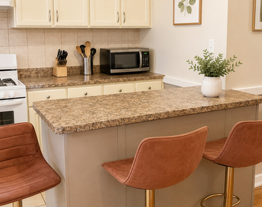4646 W Addison Street - Photo Thumbnail 1