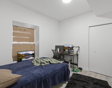 4937 N St. Louis Avenue - Photo Thumbnail 7