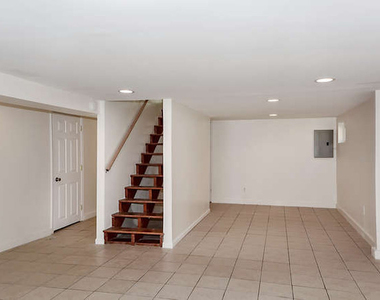 2140 Dobson Street - Photo Thumbnail 10