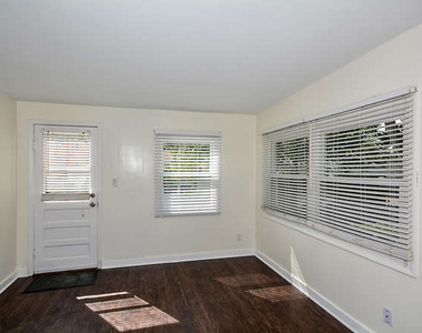 2140 Dobson Street - Photo Thumbnail 9