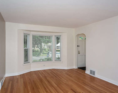 2140 Dobson Street - Photo Thumbnail 3