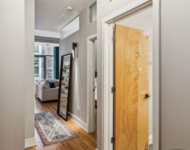 212 W Washington Street - Photo Thumbnail 5
