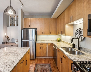212 W Washington Street - Photo Thumbnail 14