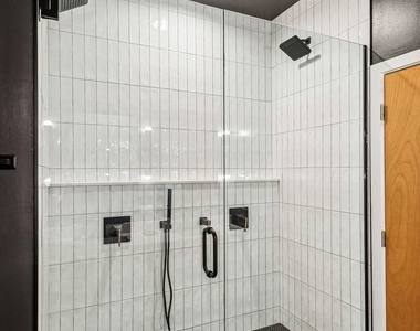 212 W Washington Street - Photo Thumbnail 1