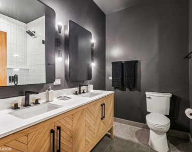 212 W Washington Street - Photo Thumbnail 2