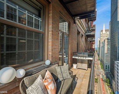 212 W Washington Street - Photo Thumbnail 22