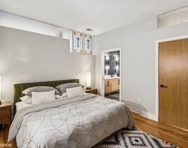 212 W Washington Street - Photo Thumbnail 18